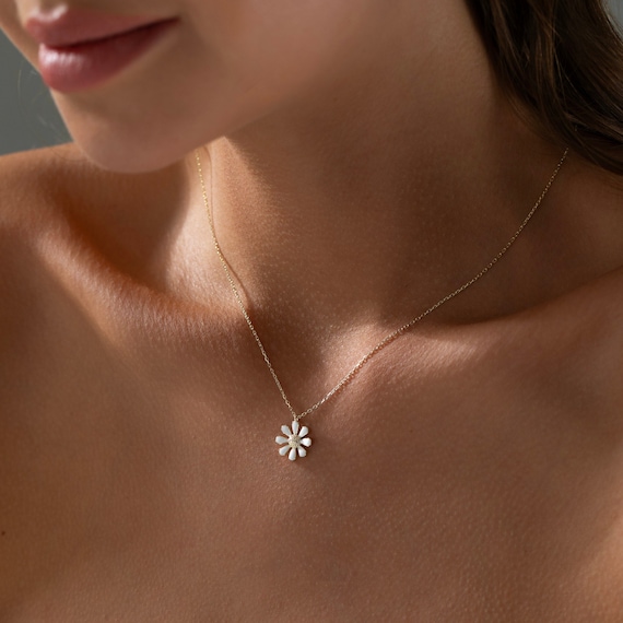 【Monday Edition】DAISY KNOT NECKLACE il_fullxfull.4538363582_zk7c.jpg