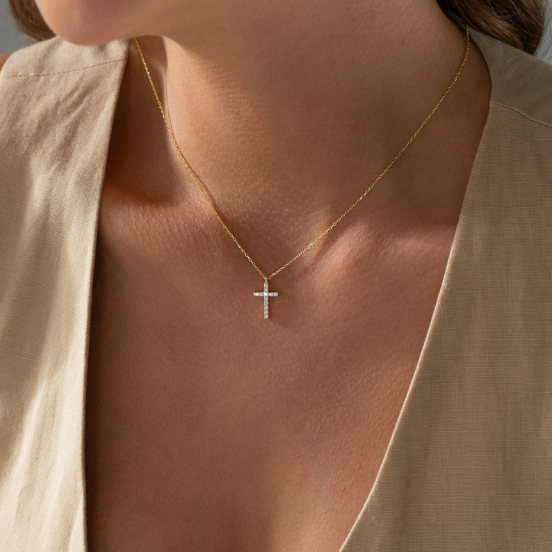 14k Gold Kreuz Halskette, Kreuz Halskette, christliche Geschenke, minimalistische Halskette, Taufkette, Weihnachtsgeschenk, Hallowen Geschenk, Frauen Geschenk Bild 5