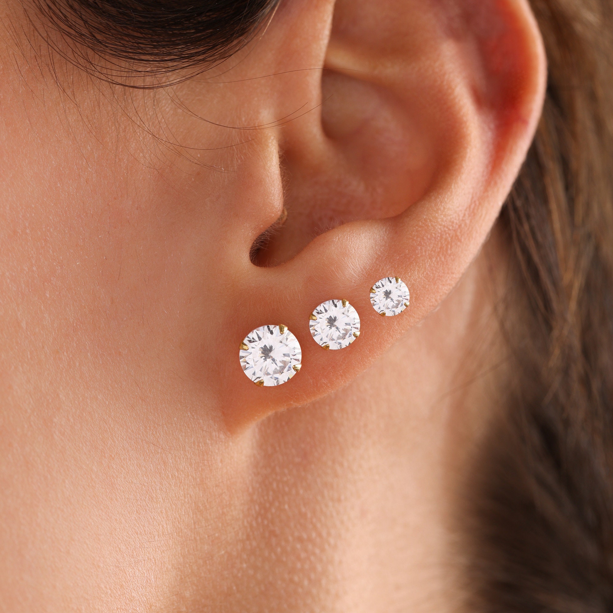 Best Minimalist Earrings for Everyday Wear | Linjer Jewelry