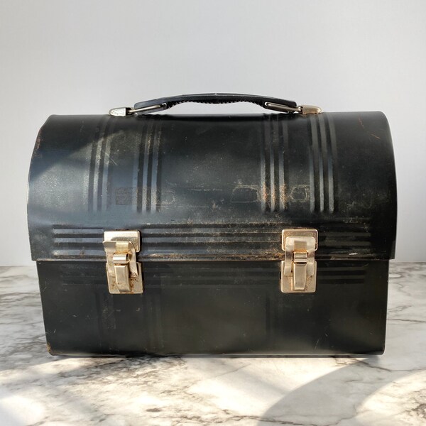 Classic 1950’s ALADDIN INDUSTRIES INC Black Metal Dome Style Lunchbox/Lunch Bucket with Handle, Metal Latches, White Interior