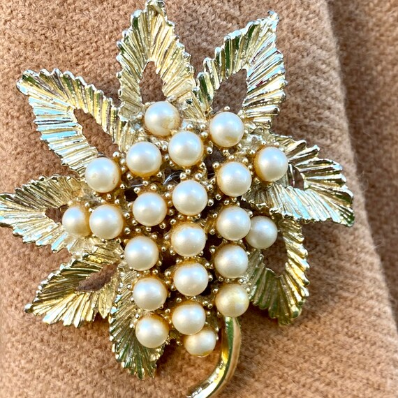 B.S.K. Faux Pearl Floral Brooch, Vintage Gold Met… - image 4