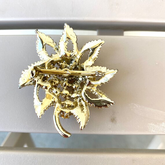 B.S.K. Faux Pearl Floral Brooch, Vintage Gold Met… - image 6