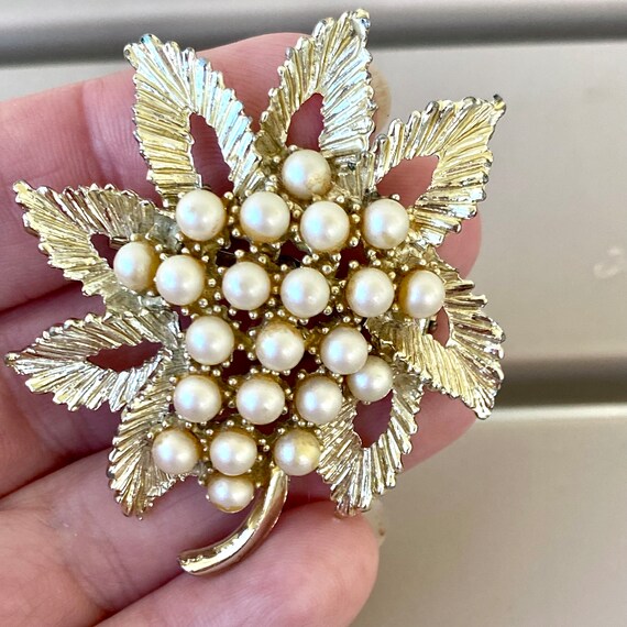 B.S.K. Faux Pearl Floral Brooch, Vintage Gold Met… - image 9