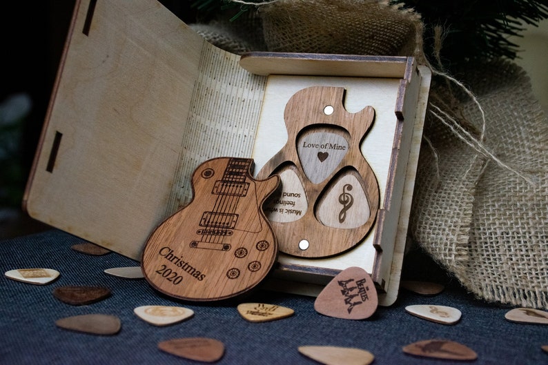 Personalized guitar pick with case for Valentines day, Gift for Dad, Wooden guitar pick, Personalized pick, Gifts for him, Guitar pick image 2