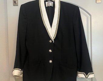 Vintage Schwarz-Weiß-Blazer im maritimen Stil mit goldenen Akzenten. GUCK!