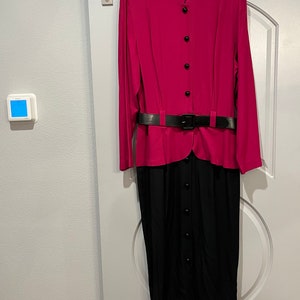 Vintage magenta pink and black peplum button down belted dress. GUC! So Vampy!