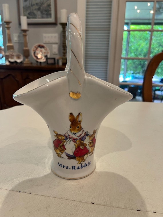 Vintage Beatrix Potter Mrs. Rabbit Ceramic Style Basket Vase. so