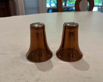Vintage Coppercraft Gilde Doppel-Salzstreuer-Set. Klassischer Kolonialstil.