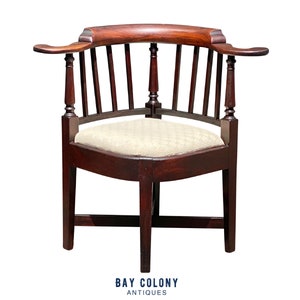 Antique Queen Anne Boston Mahogany Corner Chair / Roundabout Chair