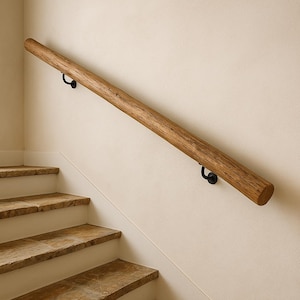Pasamanos de madera hecho a mano - Acabado natural / Tamaño personalizado / Pasamanos de escalera de pared / Decoración rústica moderna / Fabricado en la UE