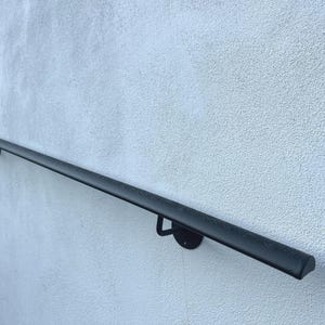 Schmiedeeisen-Handlauf nach Maß: Florale Textur, an der Wand befestigtes Treppengeländer