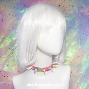 Gargantilla y collar con pinchos de colores arcoíris kawaii imagen 3
