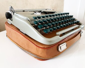 Groma Kolibri タイプライター アンティーク【ケース付き】 1950's Groma Kolibri Typewriter - Working and Good Looking