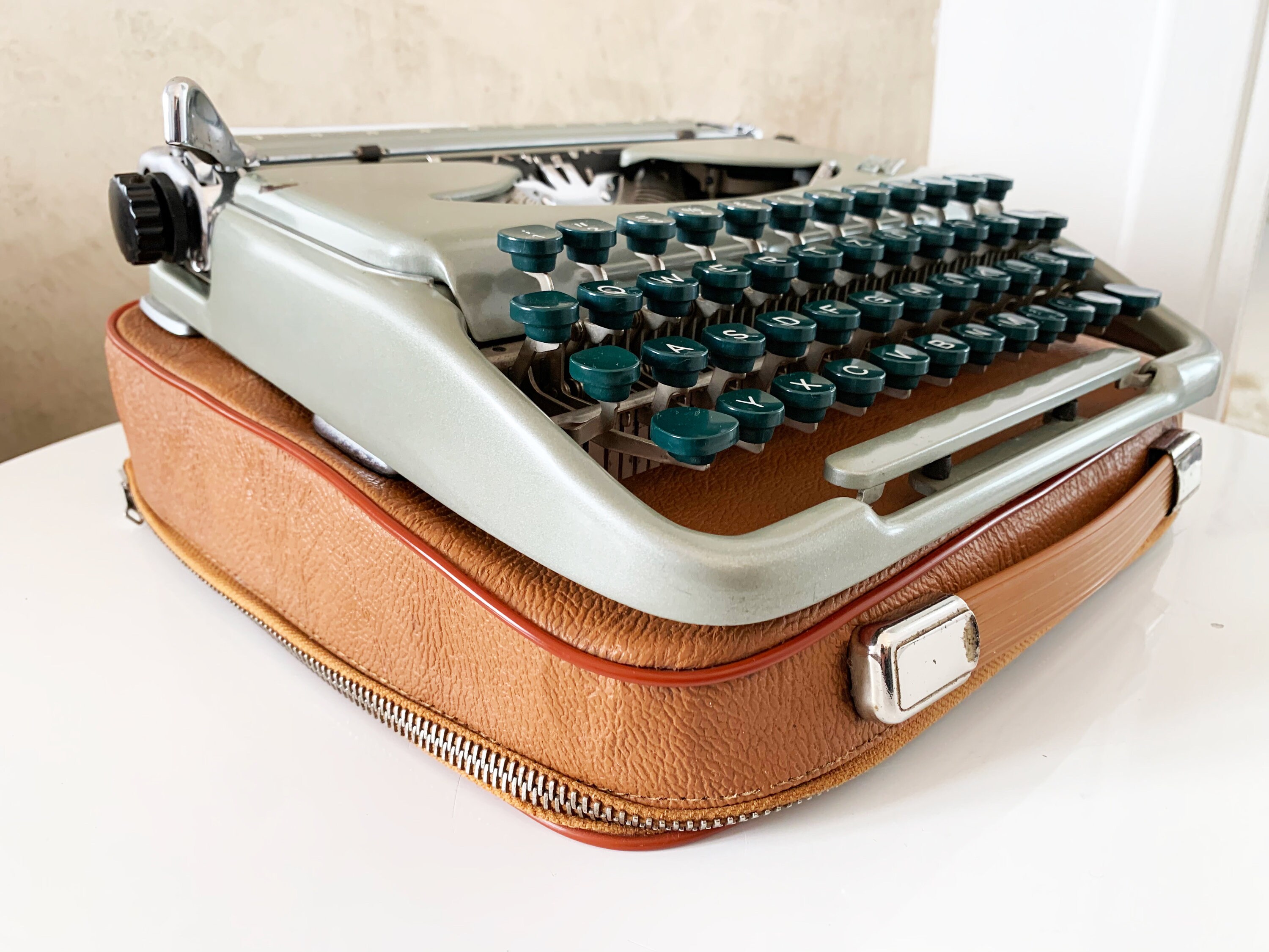 Groma Kolibri タイプライター＜ポータブルケース付き