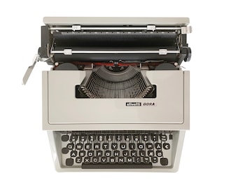 Máquina de escribir Olivetti Dora / Lettera 31 - Working Vintage Typewriter - Regalo perfecto para el escritor