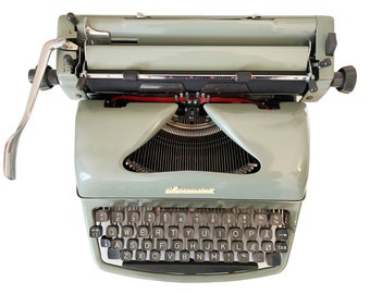 Typewriter Green Rheinmetall, Model Supermetall Portable - Very Good Condition - Writes like a dream