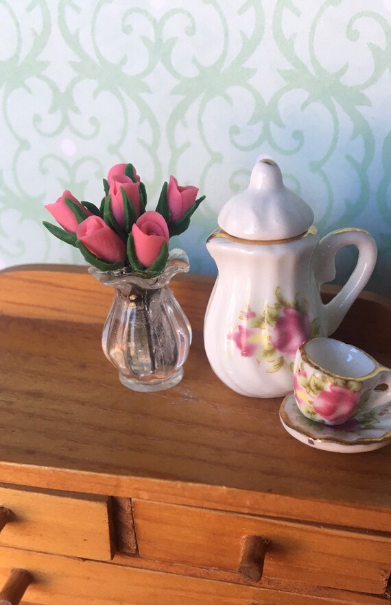 1:12 scale roses Mother\u2019s Day miniatures dolls house vase floral bouquet pretty flowers conservatory decoration tiny gift for Mom 1:12 scale roses Mother\u2019s Day miniatures dolls house vase floral bouquet pretty flowers conservatory decoration tiny gift for Mom