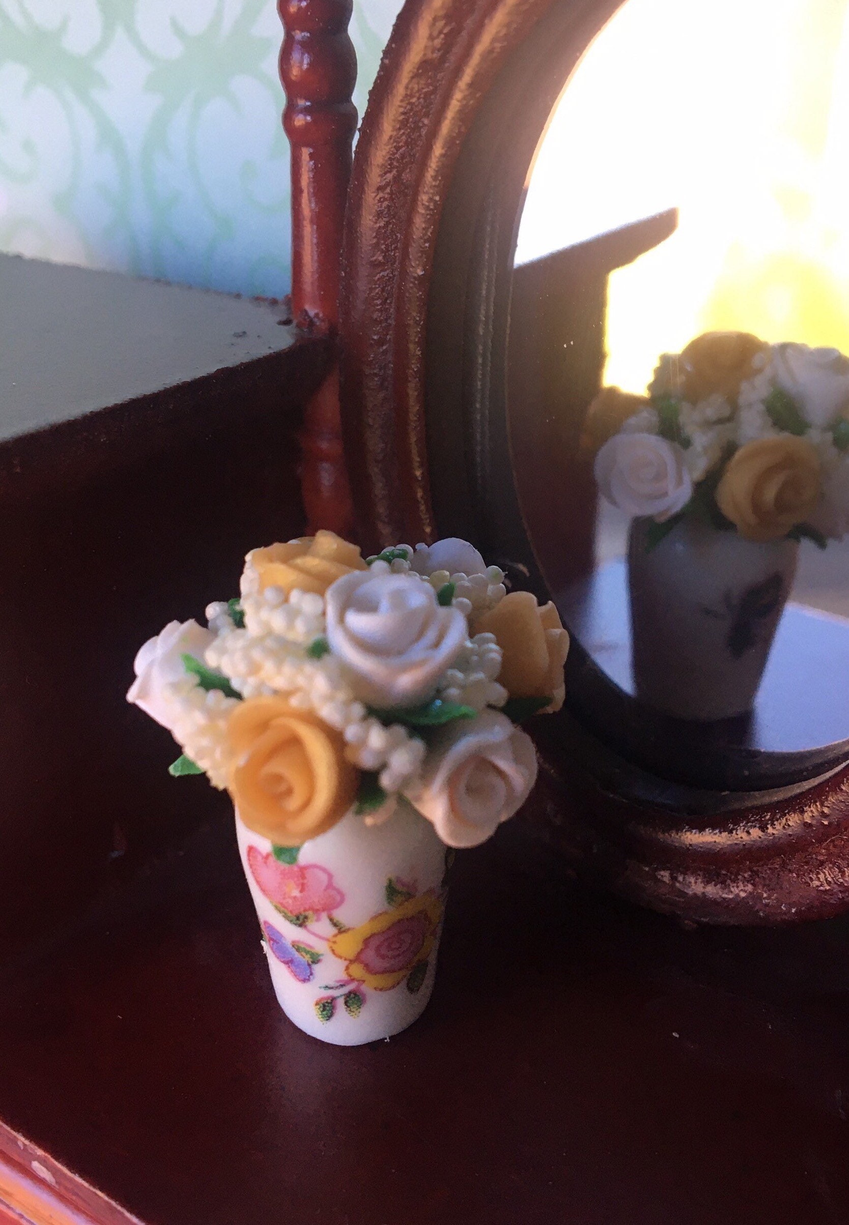1:12 scale roses Mother\u2019s Day miniatures dolls house vase floral bouquet pretty flowers conservatory decoration tiny gift for Mom