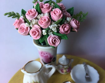 1:12 scale roses Mother\u2019s Day miniatures dolls house vase floral bouquet pretty flowers conservatory decoration tiny gift for Mom 1:12 scale roses Mother\u2019s Day miniatures dolls house vase floral bouquet pretty flowers conservatory decoration tiny gift for Mom