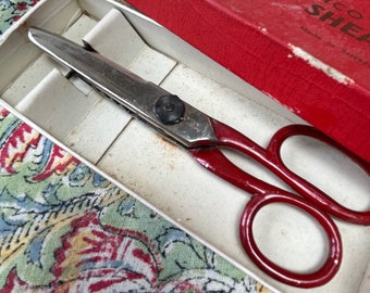 Vintage 50s or 1960s Surmanco Pinking shears sewing dressmaking haberdashery sewing gift boxed original enamelled handle red film prop