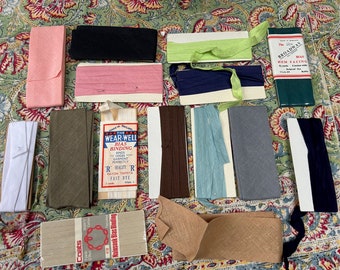 Veel vintage biaisbandpakketten, blauwgroen, bruin, fournituren, naaien, kleermakerij, 15 pakken