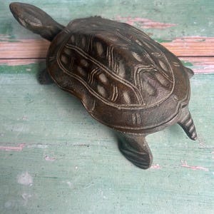 Vintage heavy large brass bronze metal turtle trinket box decoration