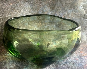 Vintage 1940s James Hogan Green Whitefriars large lobed glass vase pattern 9250 heavy rare