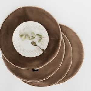 Velvet sand colour round placemats set of 6, latte placemats, neutral placemat, housewarming gift, new home gifts, brown placemats for table