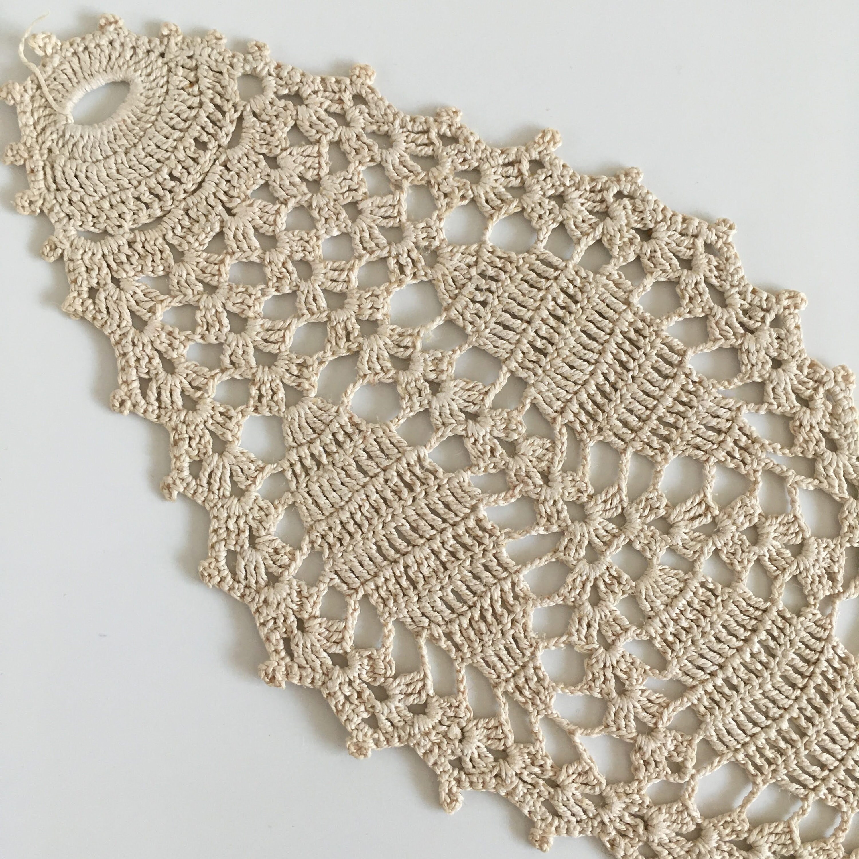 Ecru Crochet Lace Doilies, Handmade Cotton Fish Doilies, Small Table Runner, Crocheted Home Decor, Fisherman's Wife Boho Home Gift - Thumbnail 2