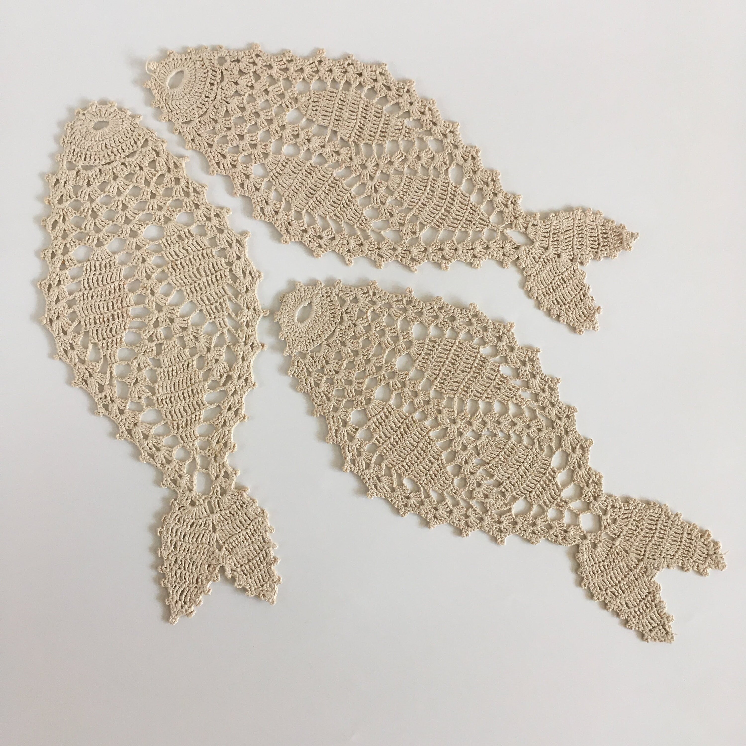 Ecru Crochet Lace Doilies, Handmade Cotton Fish Doilies, Small Table Runner, Crocheted Home Decor, Fisherman's Wife Boho Home Gift - Thumbnail 4