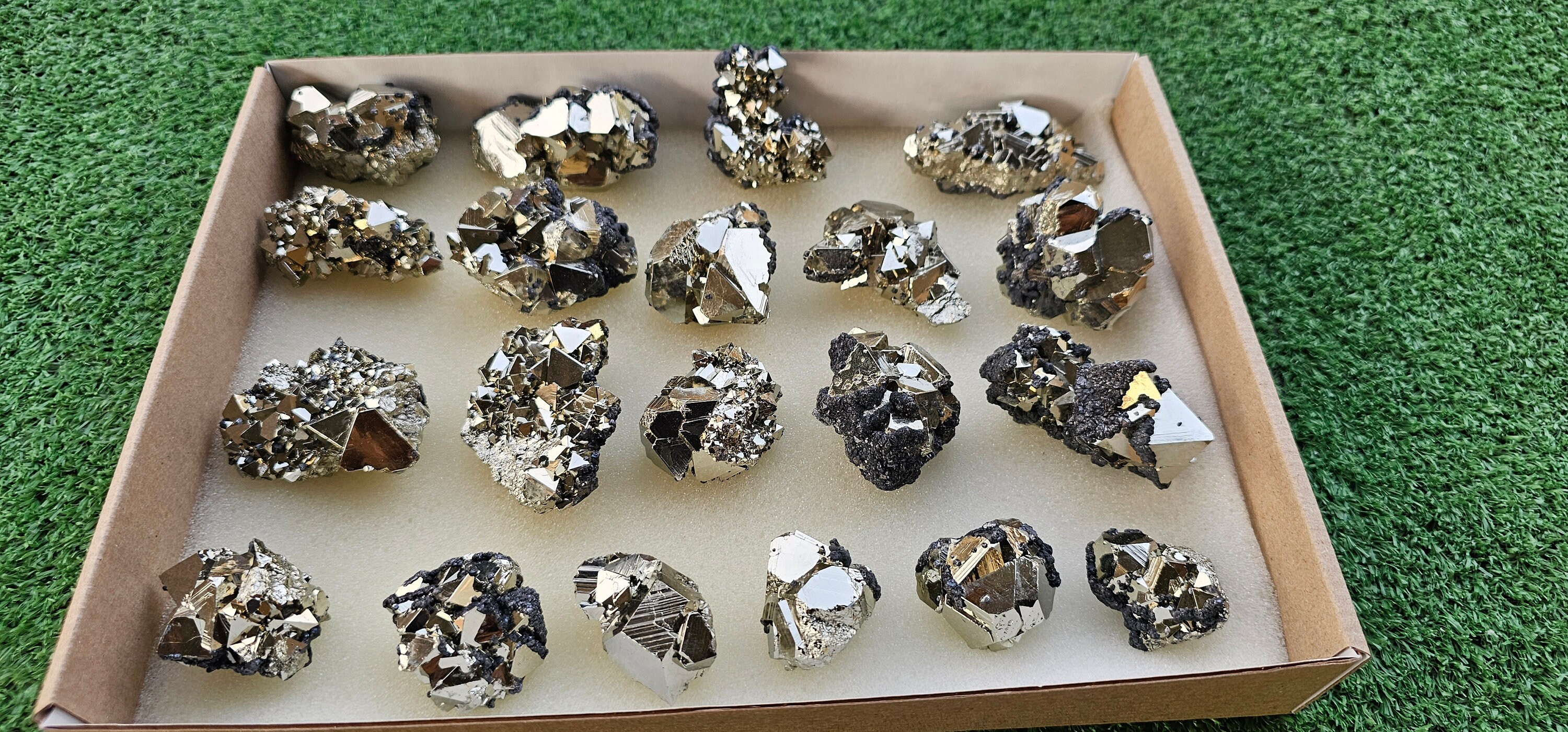 Lot 20 pc Pyrite with Sphalerite