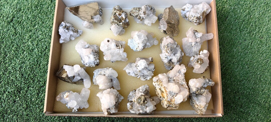 ロット 20 個 黄鉄鉱と方解石* - Etsy 日本