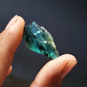 30 ct High grade Peruvian blue opal rough