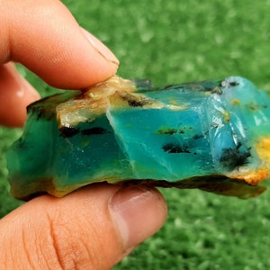 250 ct Hochwertiger Peruanischer Blauopal Roh*