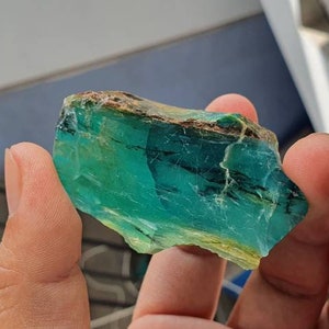 330 ct High grade Peruvian blue opal rough