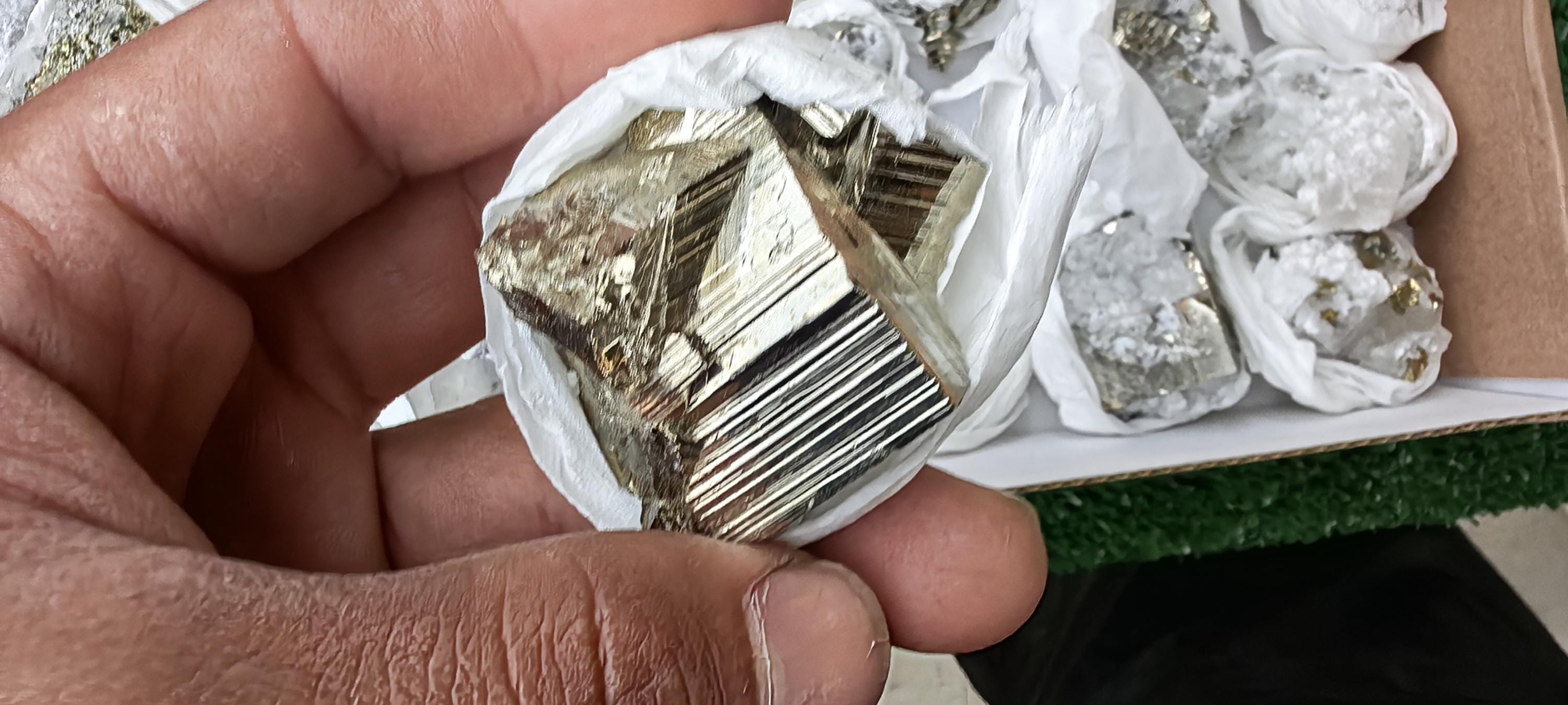 方解石蛍光黄銅鉱黄鉄鉱43個セット* - Etsy 日本