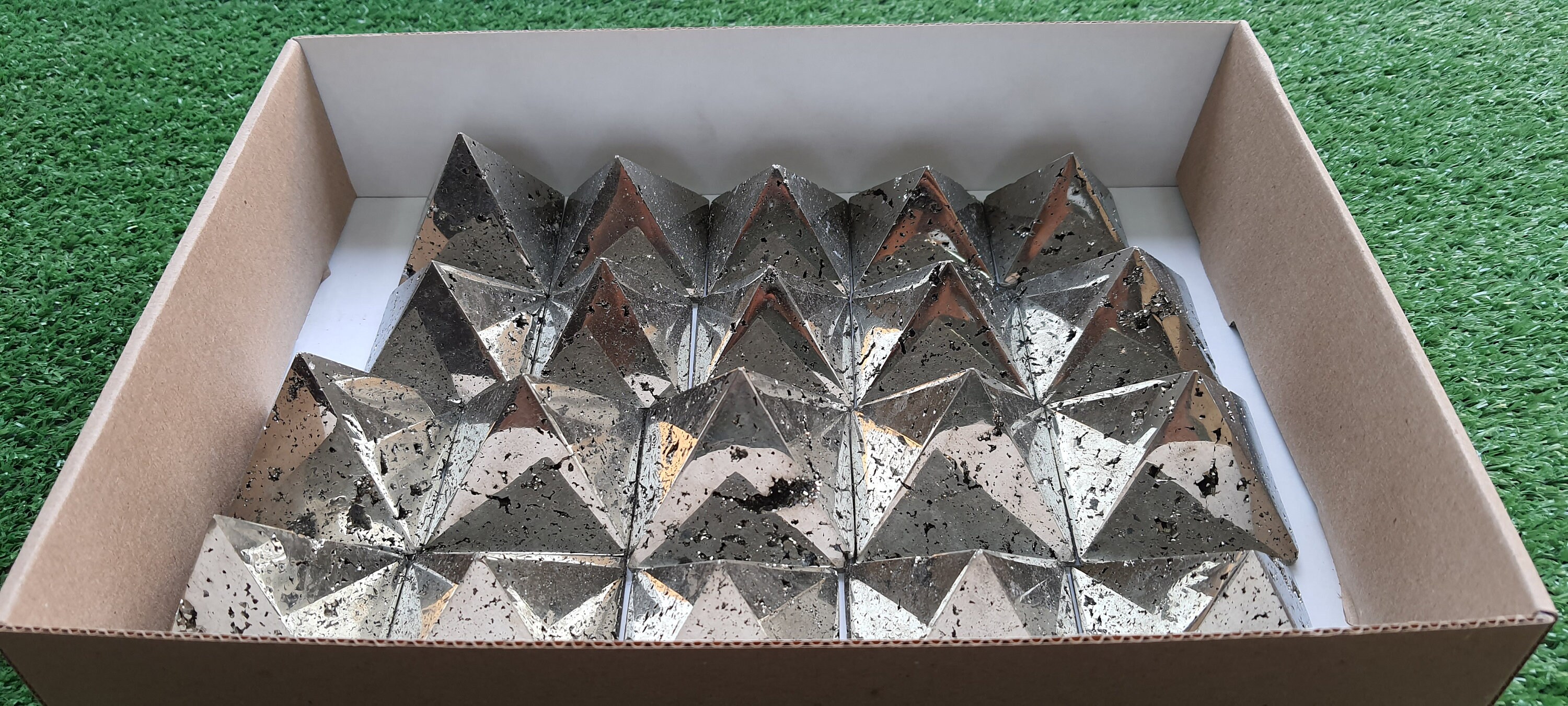 20 pcs pyramid pyrite Peru*********