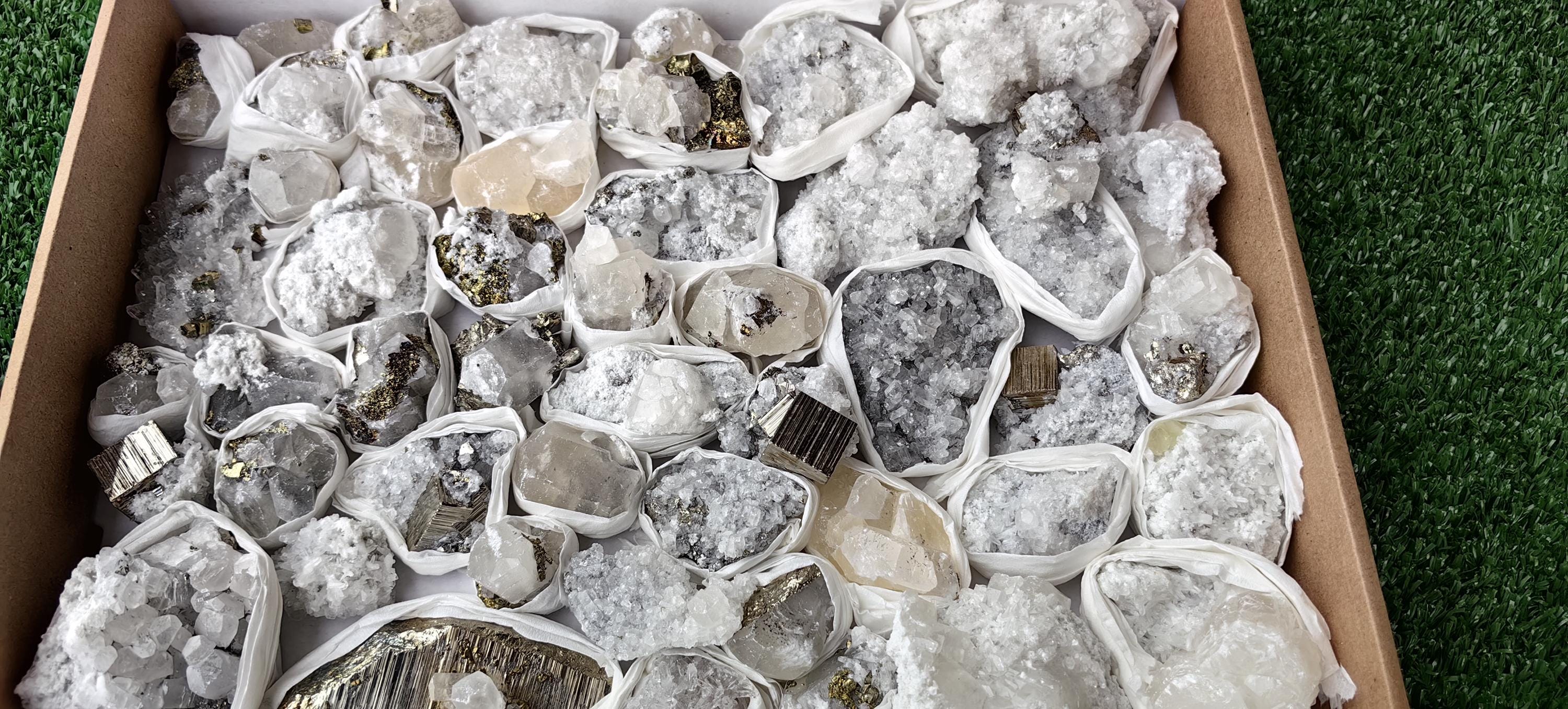 方解石蛍光黄銅鉱黄鉄鉱48個セット* - Etsy 日本