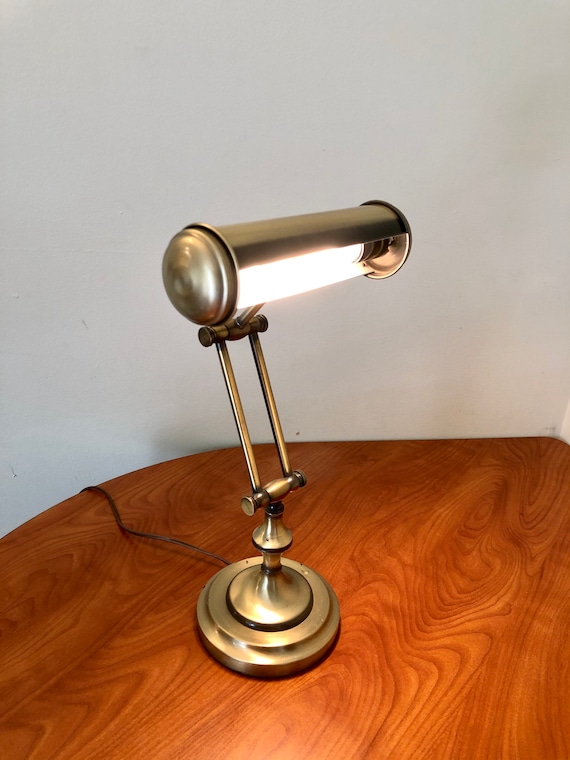 Vintage Underwriters Laboratories E 20773 Portable Lamp - Underwriters Laboratories Portable Lamp E 20773 Vintage Underwriters Laboratories E 20773 Portable Lamp - Underwriters Laboratories Portable Lamp E 20773