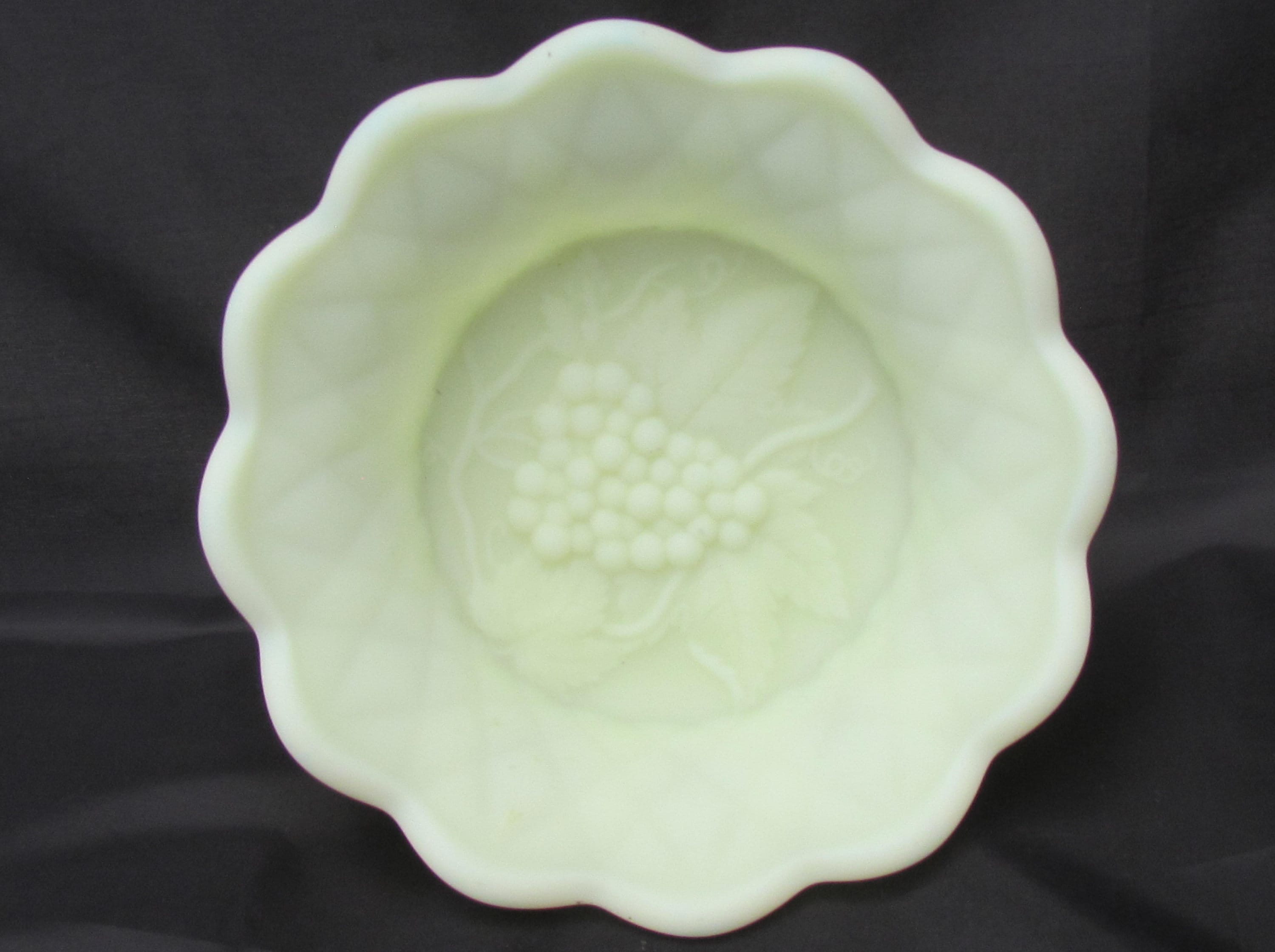 Fenton Custard Glass Quilted Grape Pattern Ruffled Bowl Etsy