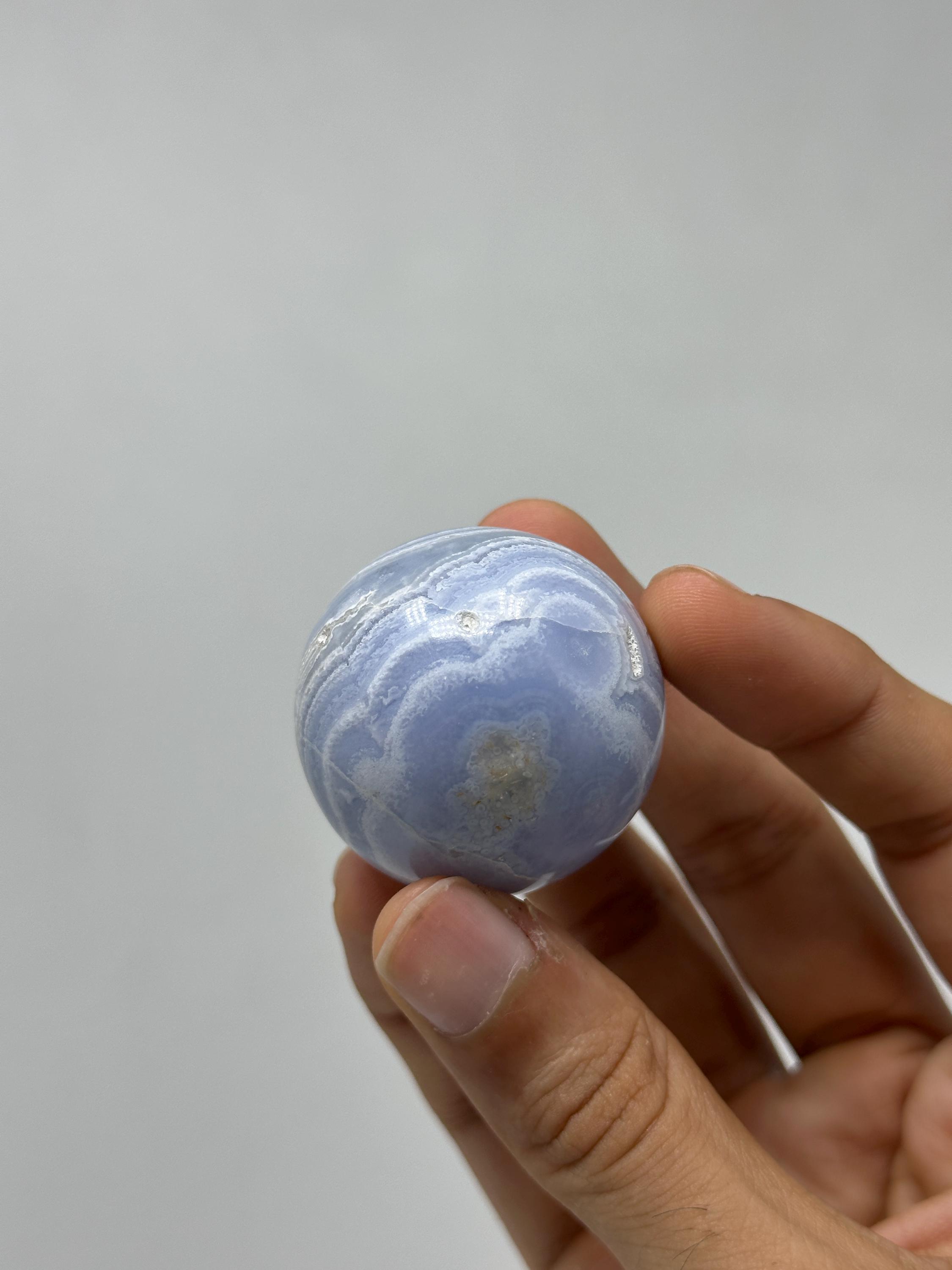 ナミビア産ブルーレースアゲートスフィア｜穏やかなコミュニケーション