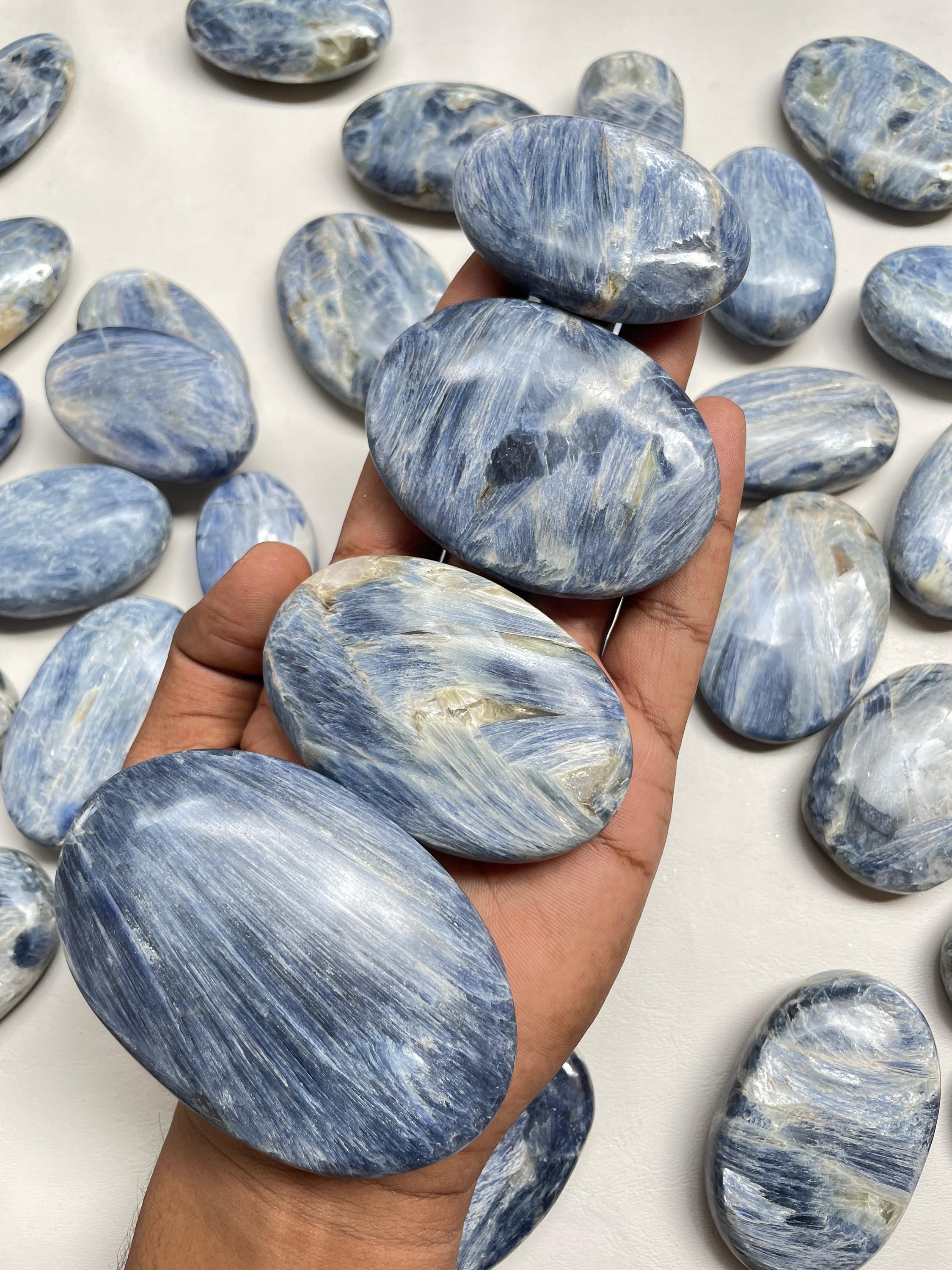 Bulk Blue Kyanite Palmstones: AAA Grade Healing Crystals, 1 KG