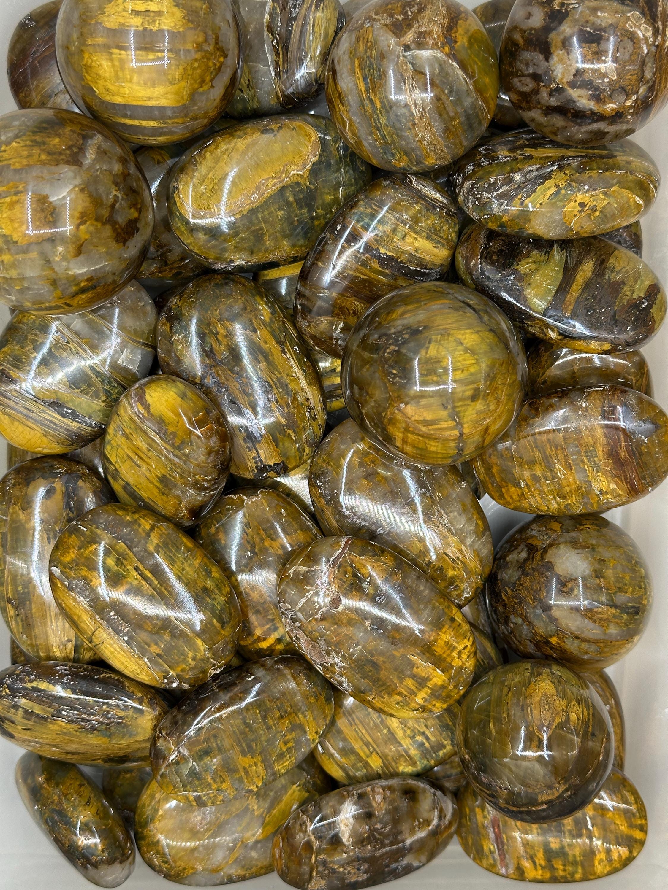 AAA Nellite Mix: Bulk Crystal Pieces for Shops (1kg, 12-20 Pieces)