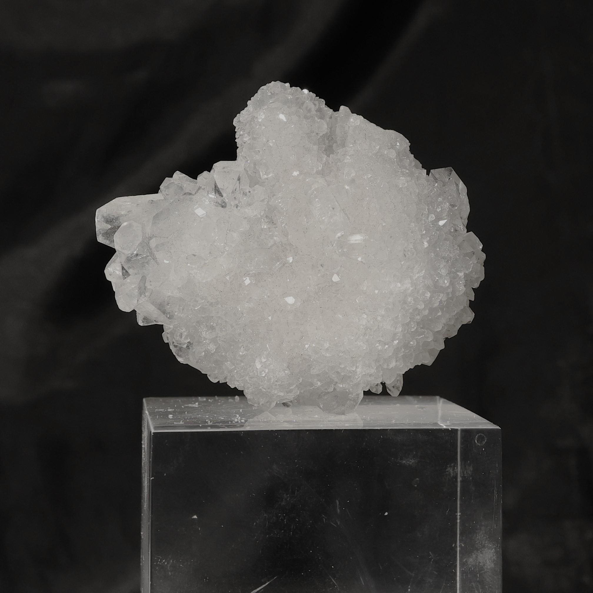 Diamond Apophyllite from Jalgaon Quarries #32: Radiant Ridge