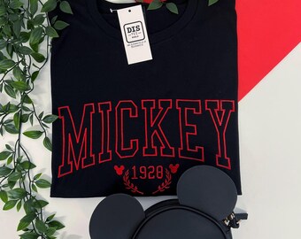 Varsity Mickey - Freizeitpark BTW, DLP & DLR Besticktes T-Shirt / Pullover
