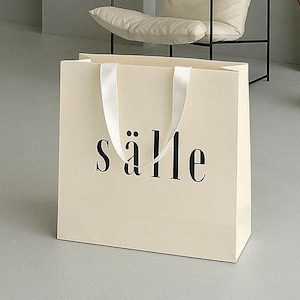 Borse di carta personalizzate, borse di carta per la vendita al dettaglio con stampa personalizzata, borse di carta su misura con chiusure a nastro, borse regalo di lusso in carta opaca