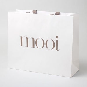 Sacchetti regalo di carta di lusso con stampa personalizzata Sacchetti al dettaglio su misura Sacchetti di carta personalizzati con chiusure a nastro Sacchetti di carta di lusso Borsa regalo su misura