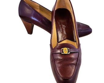 Etienne Aigner Vintage Burgundy Leather PumpsGold A Accent Made in Italy Size 6.5N