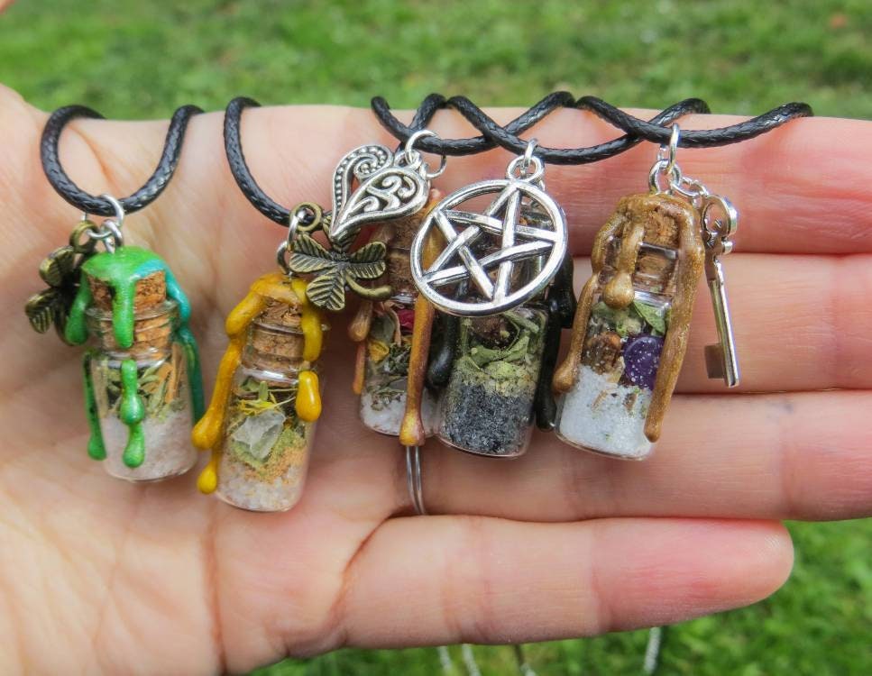 Amulet necklace / Spell jar necklace / Amulet pendant / Protection amulet pendant / Love spell / Protection spell / Necklace witch / Gift