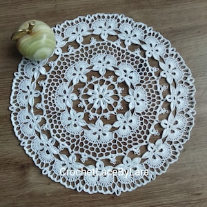 Crochet Daisy Doily Pattern, Instant PDF Download (10 inch)